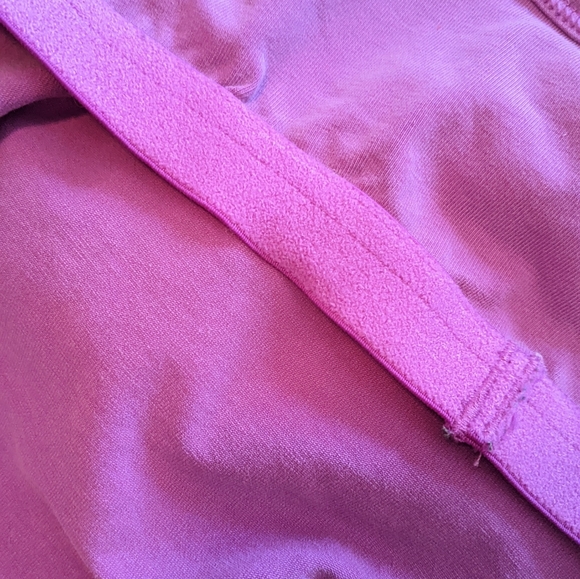 VS RARE Yoga Cami - Picture 5 of 10